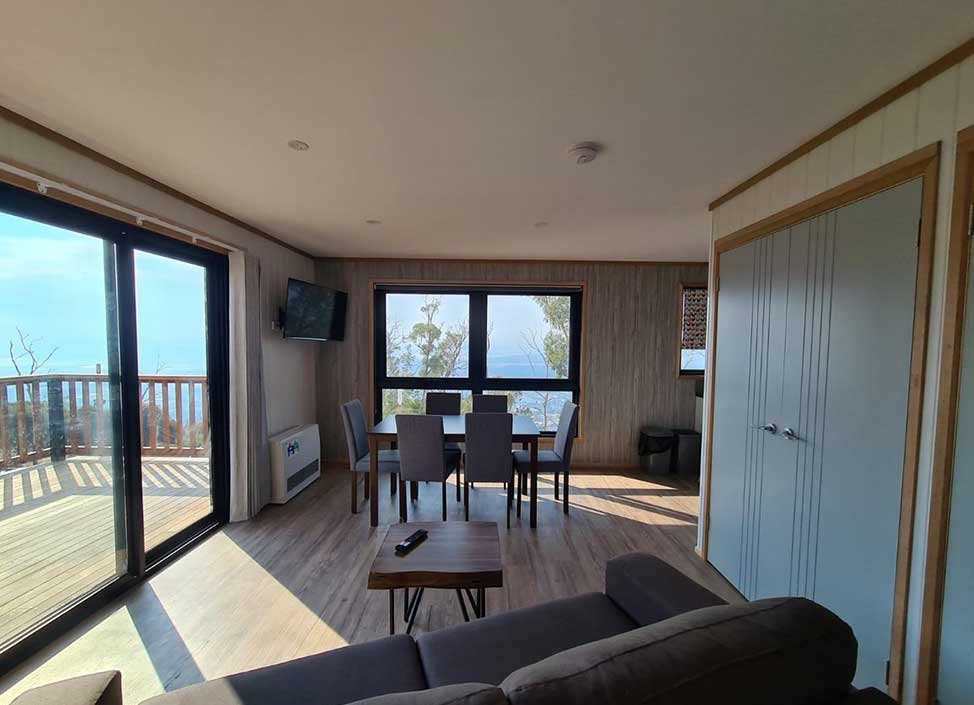 MT Rumney Escapes House 2 Living Room