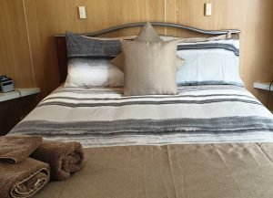 MT Rumney Escapes Horse Haven Bedroom