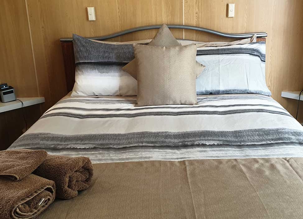 MT Rumney Escapes Horse Haven Bedroom