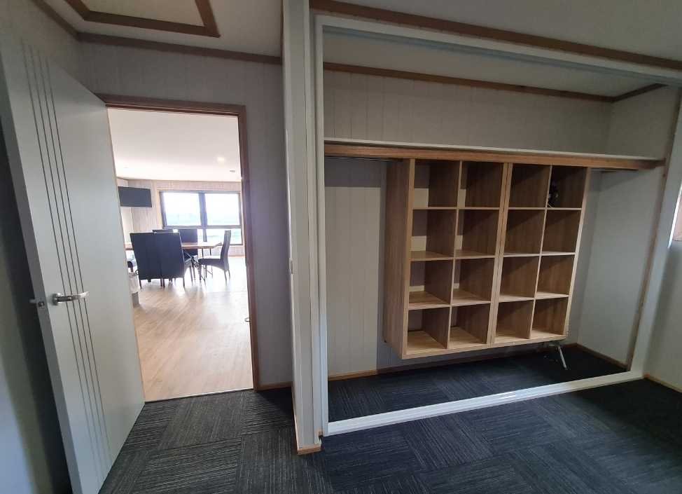 MT Rumney Escapes House 3 Room